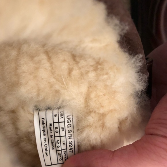 Ugg shoes, fairly new, men size 9 - Picture 4 of 5